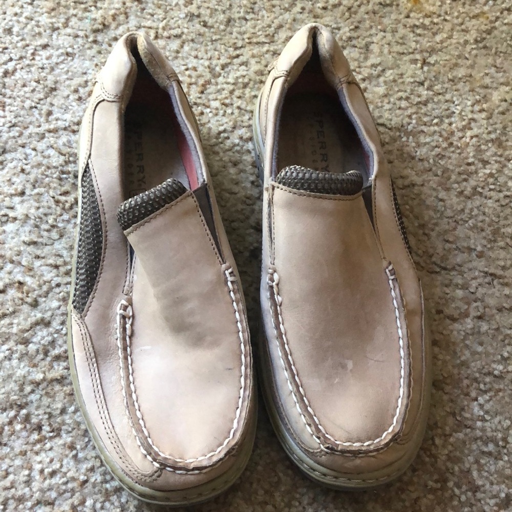 Men’s speery shoes